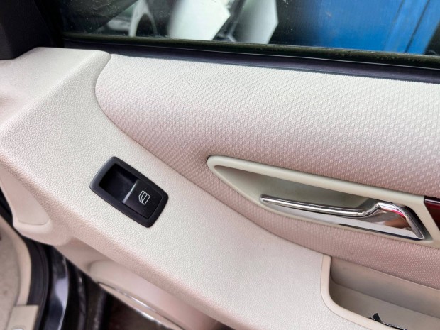 Mercedes A-Class W169 180 CDi jobb első abakemelő kapcsoló