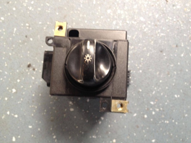 Mercedes A W168 , A140 , A160 , A170 vilgts kapcsol