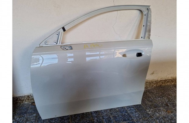 Mercedes A-classe w177 Bal els� ajt�