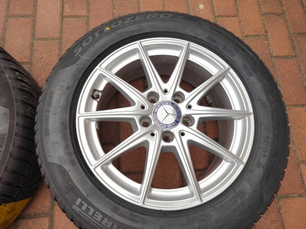 Mercedes A osztály 16col alufelni 205/60r16 téli