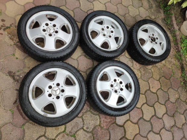 Mercedes A osztály alu felni gumival 195/50 R15