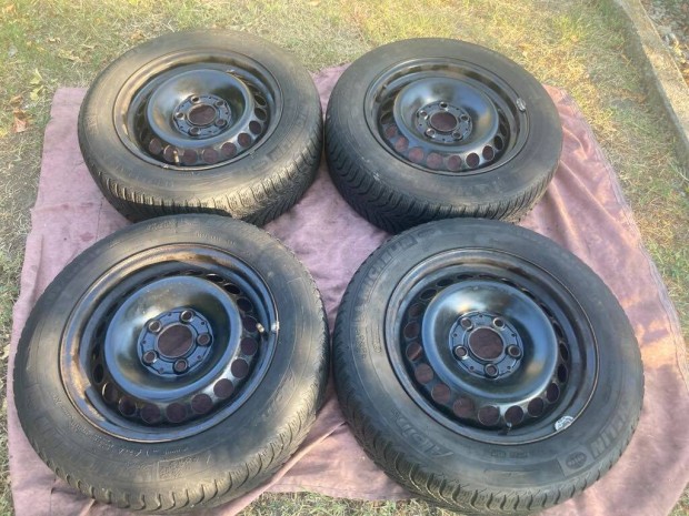 Mercedes A osztály téli 185/65 R15 kerekek
