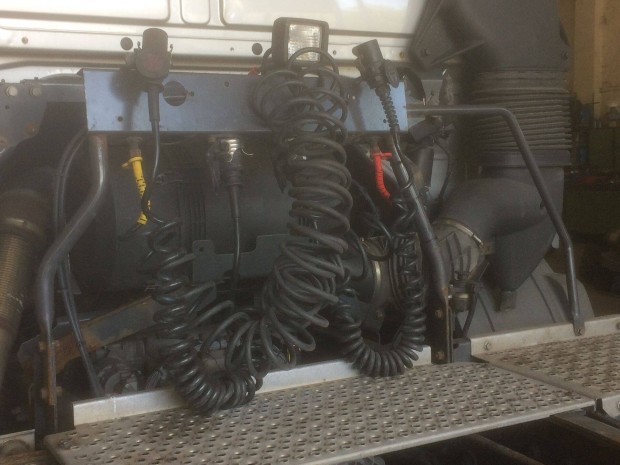 Mercedes Actros Axor csatlakoz� konzol elad�!