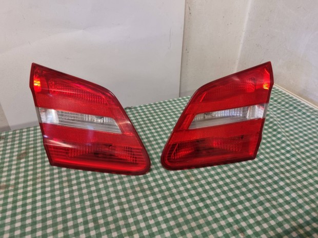 Mercedes B osztly W246 Jobb s bal hts lmpa