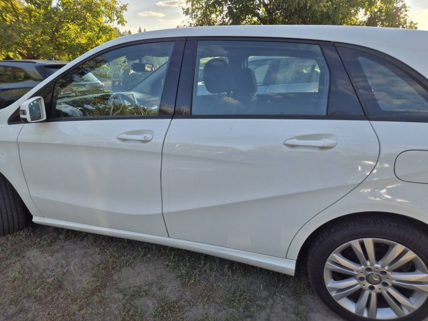 Mercedes B-osztály w246 bal első ajtó