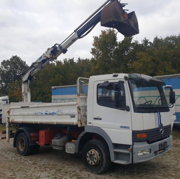 Mercedes Benz 1218 L hromirny billens teheraut daruval