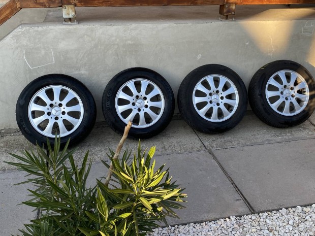 Mercedes-Benz 15" alufelni gumival