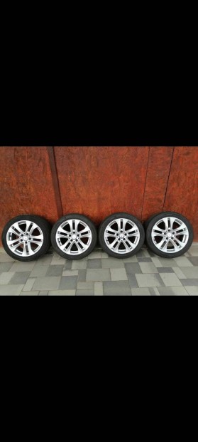 Mercedes-Benz 17" felni jszer nyrigumival