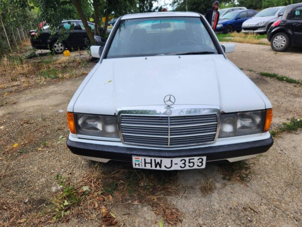 Mercedes-Benz 190