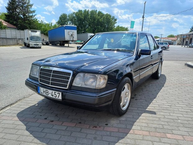 Mercedes-Benz 200 E Autbeszmits