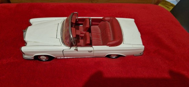 Mercedes Benz 280SE Cabriolet 1966-os fém autó modell