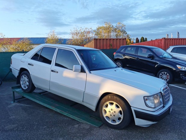 Mercedes-Benz 300 E Idutaz!