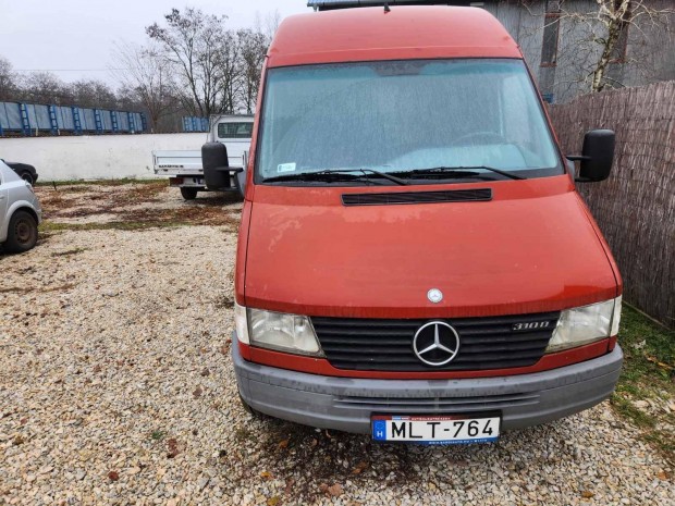 Mercedes-Benz 310 D 903.473