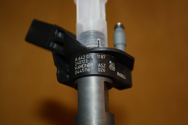 Mercedes-Benz A6420701187 Porlaszt� 0445116026