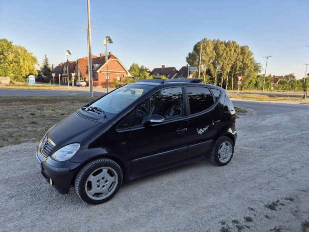 Mercedes-Benz A 160 Avantgarde Szervizkönyves