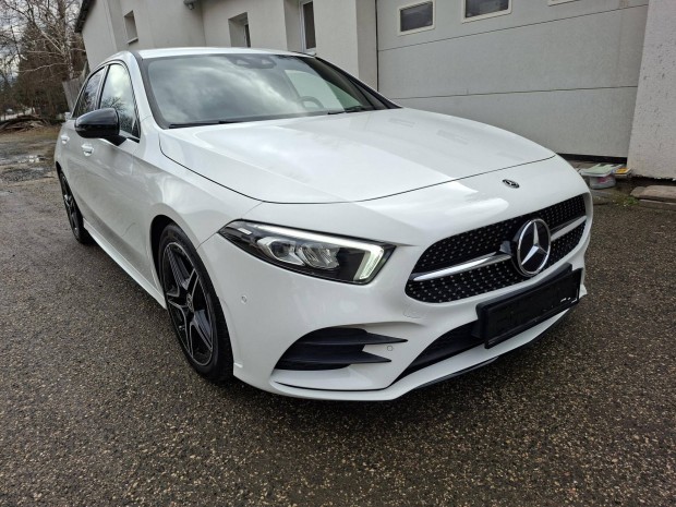 Mercedes-Benz A 180 AMG Line 101000 KM ! Navi !...