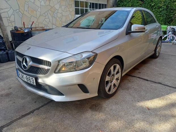 Mercedes-Benz A 180 Blueefficiency Edition Styl...