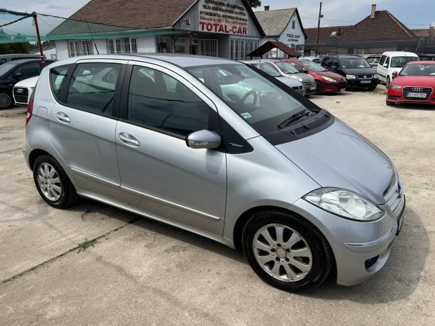 Mercedes-Benz A 180 CDI Elegance Szervizkönyves
