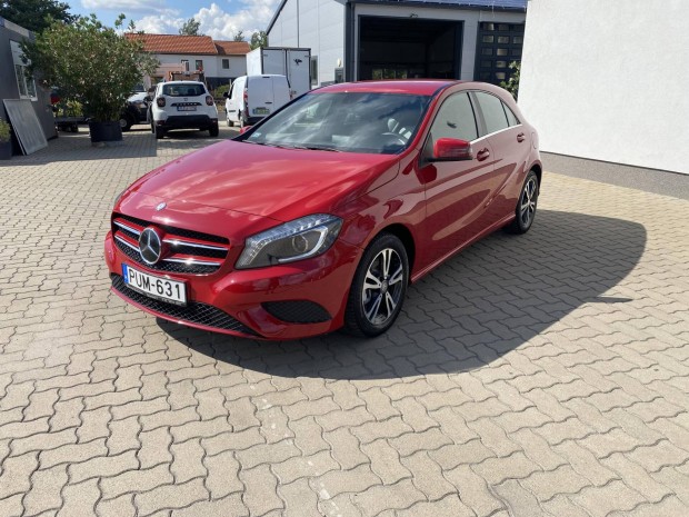Mercedes-Benz A 180 (Blueefficiency) Style 7G-DCT