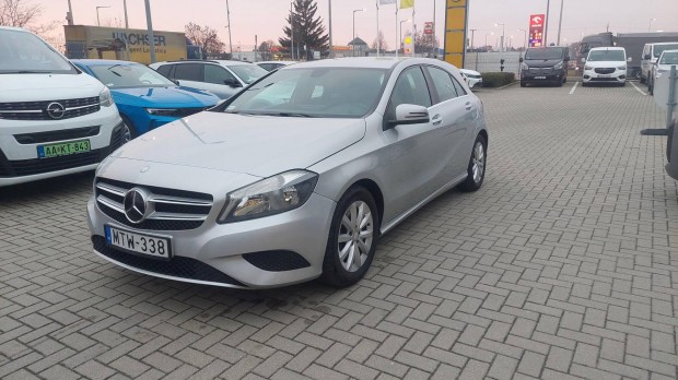 Mercedes-Benz A 180 (Blueefficiency) Style Tli...