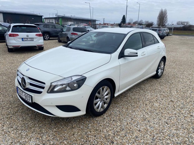 Mercedes-Benz A 200 Blueefficiency Vgig Szervi...