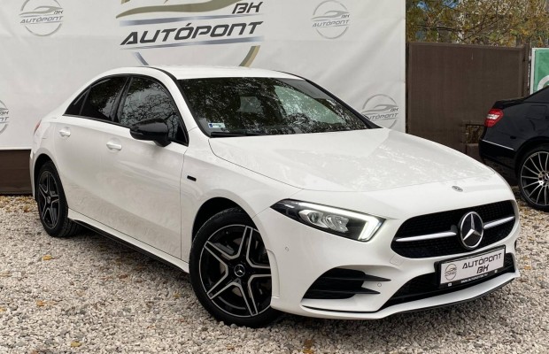 Mercedes-Benz A 250 e EQ Power AMG Line 8G-DCT...