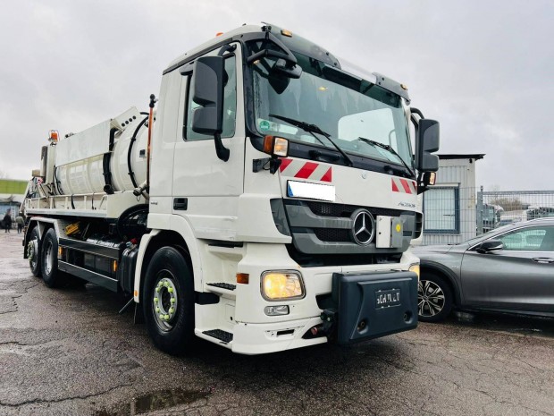 Mercedes-Benz Actros 2541 L 6x2 / Futásteljesítmény: 399 500 km