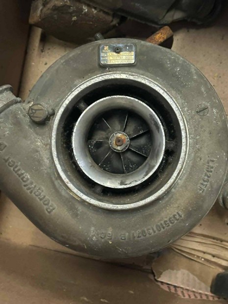 Mercedes Benz Actros turbó töltő