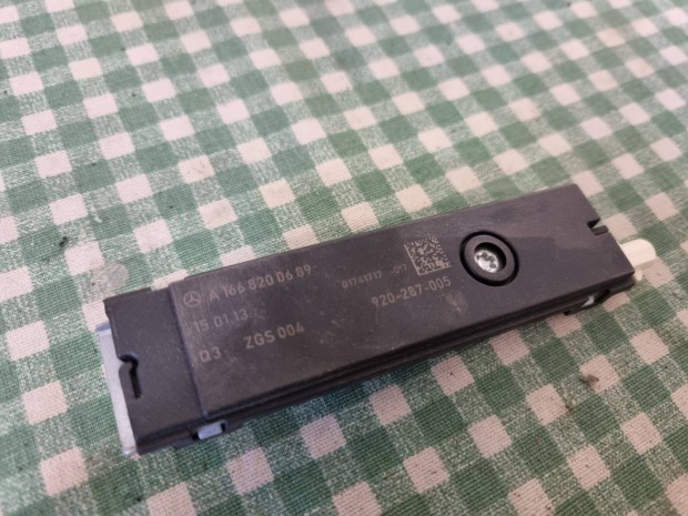 Mercedes Benz Antennaerősító A1668200689