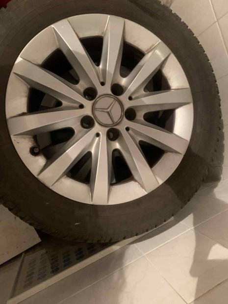 Mercedes-Benz B18 - Alumnium felnik s tli gumik