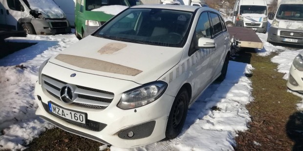 Mercedes-Benz B220 2.0i automata, 4matic motorhib�san