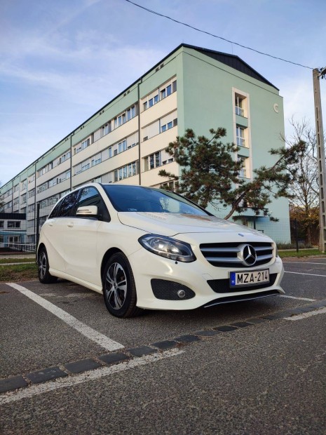 Mercedes Benz B220 4Matic 7G-DCT 2.0