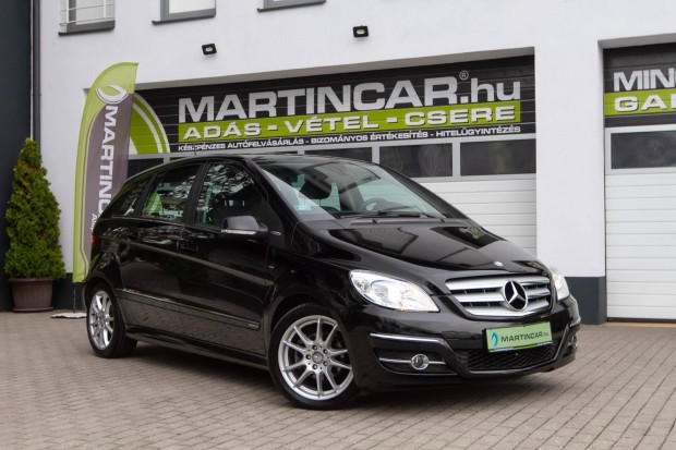 Mercedes-Benz B 180 Blueefficiency Night Black...