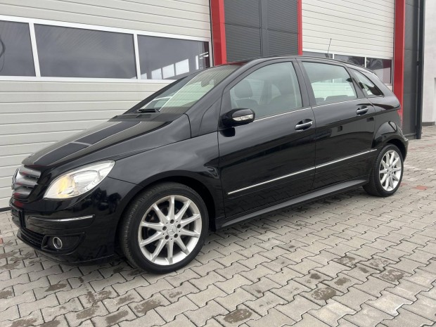 Mercedes-Benz B 180 CDI 17'Alufelni/Szerv.knyv...