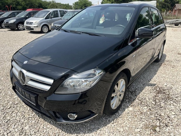 Mercedes-Benz B 180 CDI Blueefficiency Szép ÁLL...