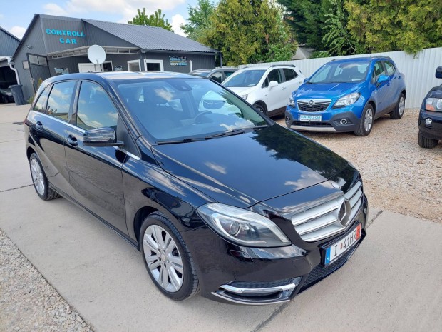 Mercedes-Benz B 180 CDI Blueefficiency (Automat...