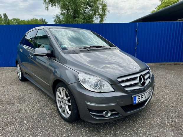 Mercedes-Benz B 180 CDI Félbőr Ülésfűtés Blueto...