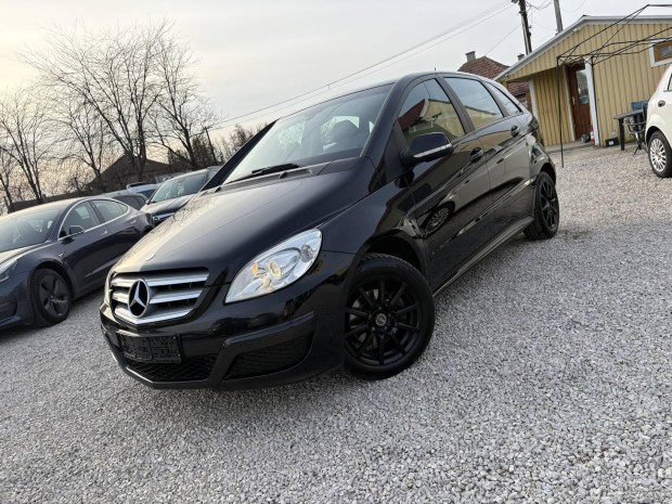 Mercedes-Benz B 200 Automata Kamatmentes R�szle...