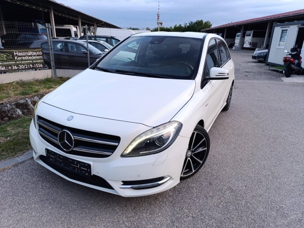 Mercedes-Benz B 200 Blueefficiency Premium. Ful...