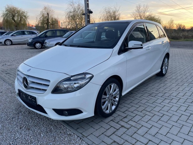 Mercedes-Benz B 200 CDI Blueefficiency (Automat...