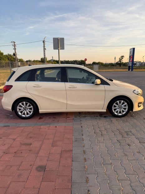 Mercedes-Benz B 200 d 7G-DCT