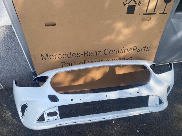 Mercedes Benz B osztály 247 Első lökhárító