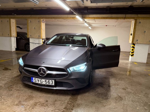 Mercedes-Benz CLA 180 Progressive 7G-DCT