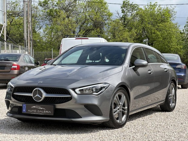 Mercedes-Benz CLA 180 d Style 7G-DCT Shooting B...