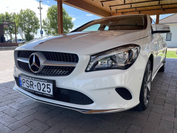 Mercedes-Benz CLA 200 CDI d Urban 7G-DCT 2 szet...