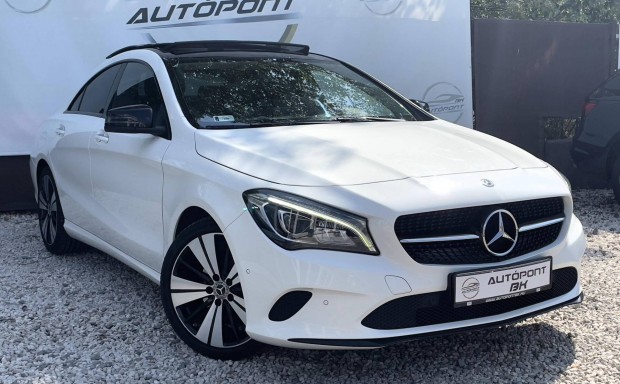 Mercedes-Benz CLA 220 4Matic 7G-DCT Akr 1+1 v...