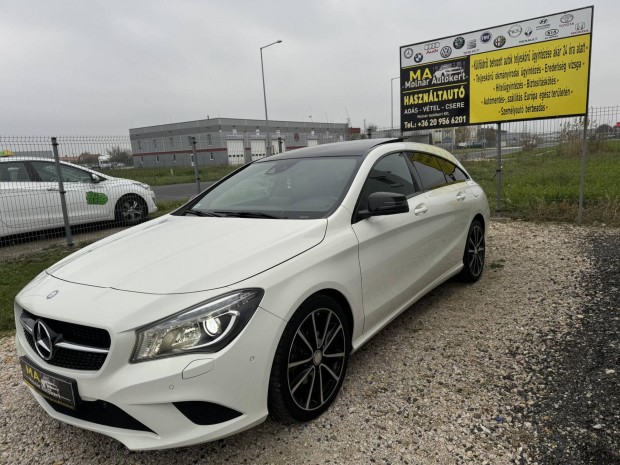 Mercedes-Benz CLA 220 4Matic 7G-DCT Navi! Kamer...