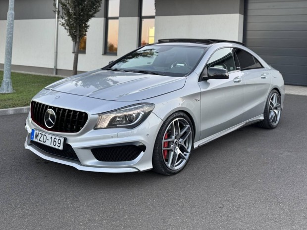 Mercedes-Benz CLA 45 AMG 4Matic 7G-DCT Panorma...
