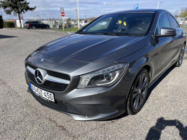 Mercedes-Benz CLA-Oszt�ly CLA 200 7G-DCT igazol...