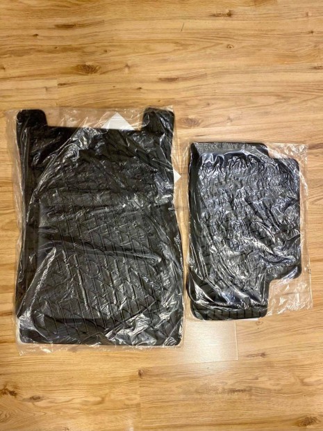 Mercedes-Benz CLA eredeti gumiszőnyeg garnitúra